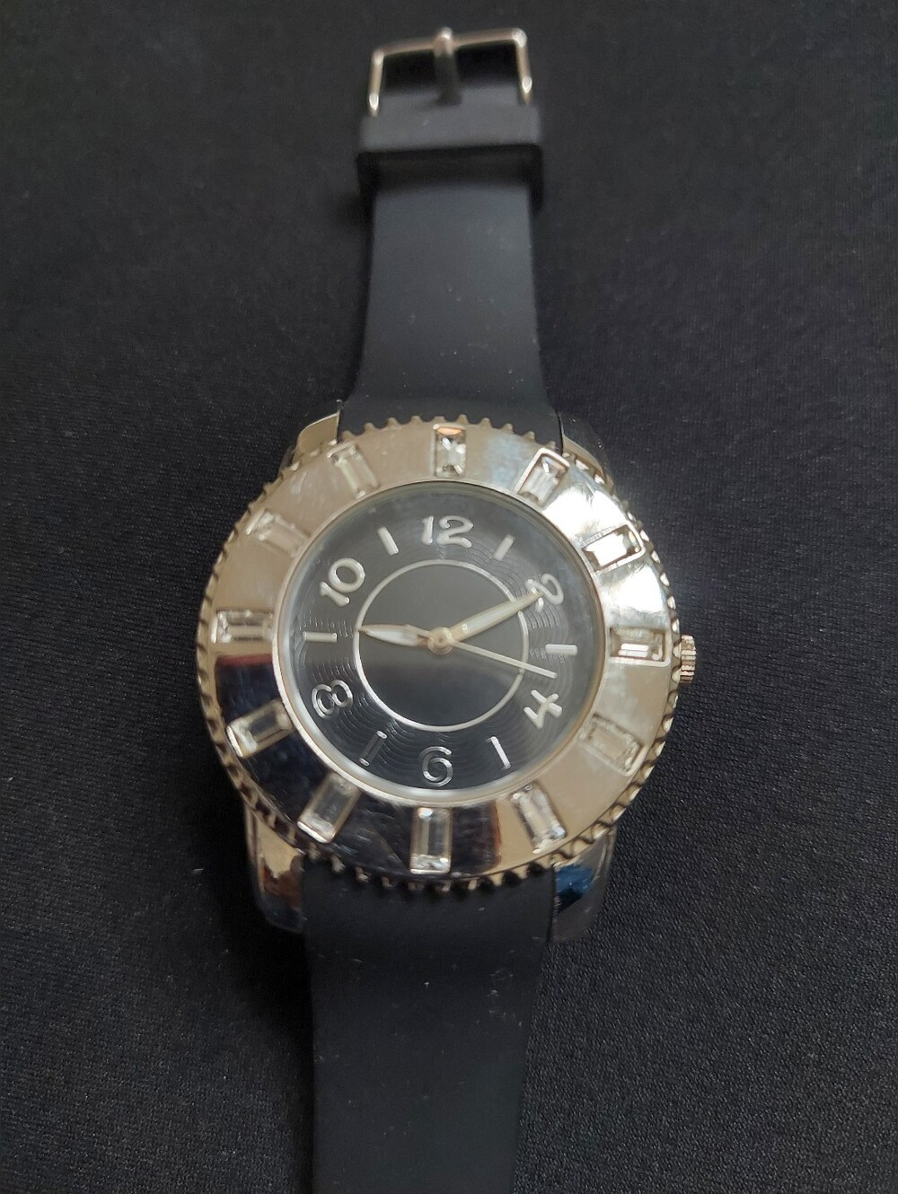 Black Silicone Strap Fashion Watch